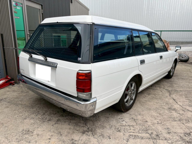 CROWN VAN