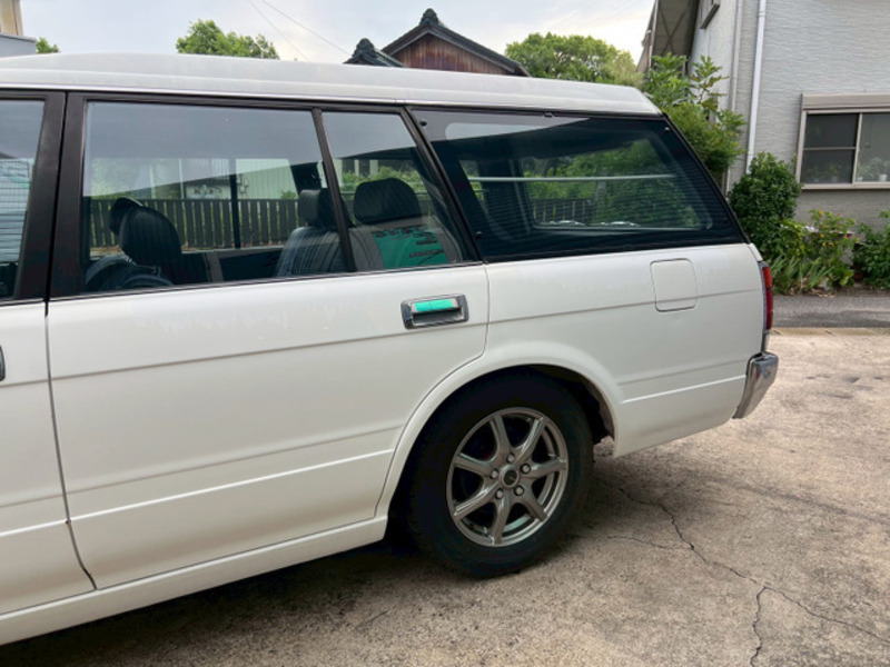 CROWN VAN