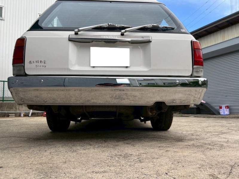 CROWN VAN
