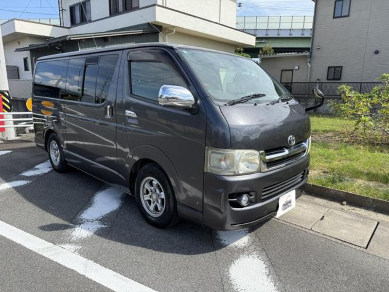 TOYOTA HIACE VAN