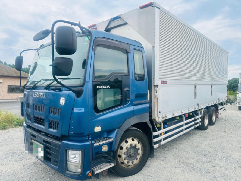 ISUZU GIGA