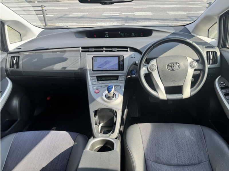 PRIUS PHV