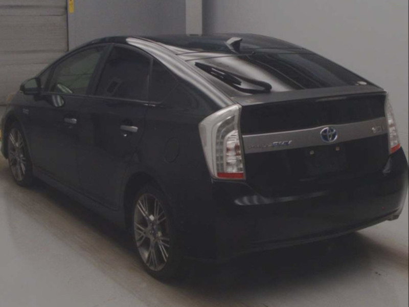 PRIUS PHV