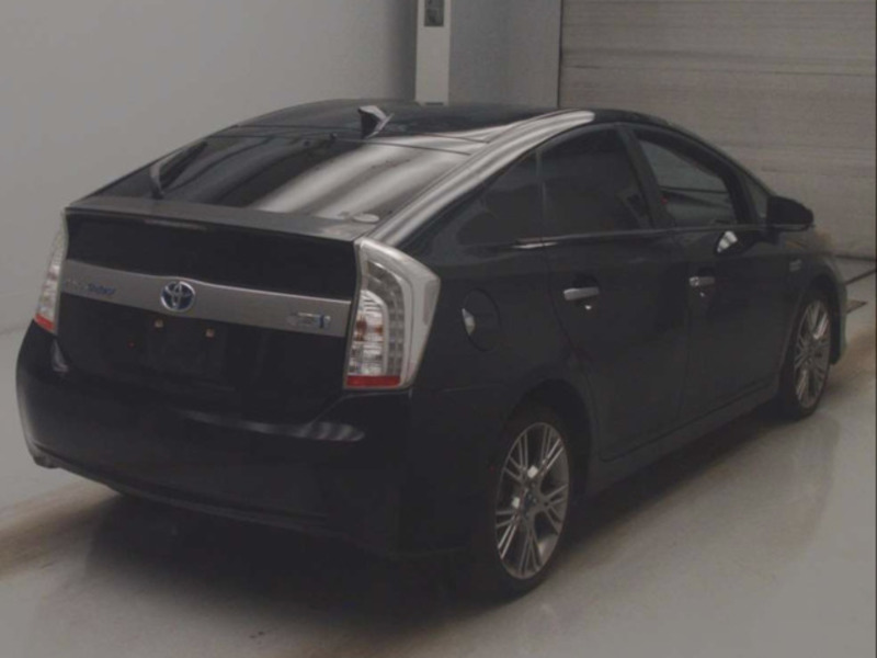 PRIUS PHV