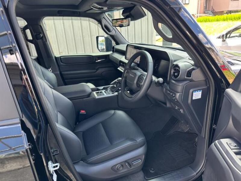 LAND CRUISER 250