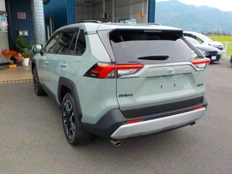 RAV4