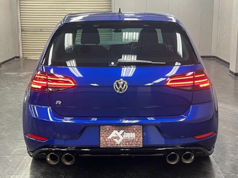 GOLF R
