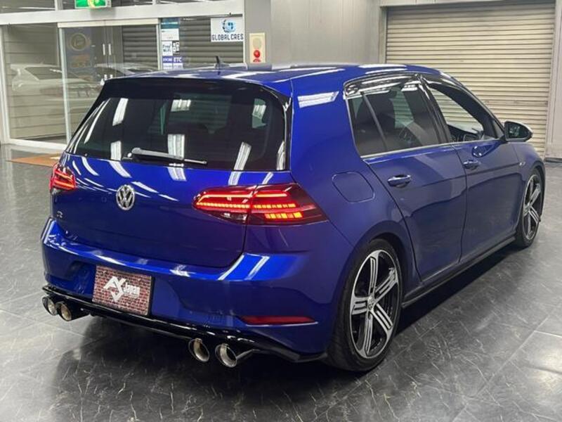 GOLF R