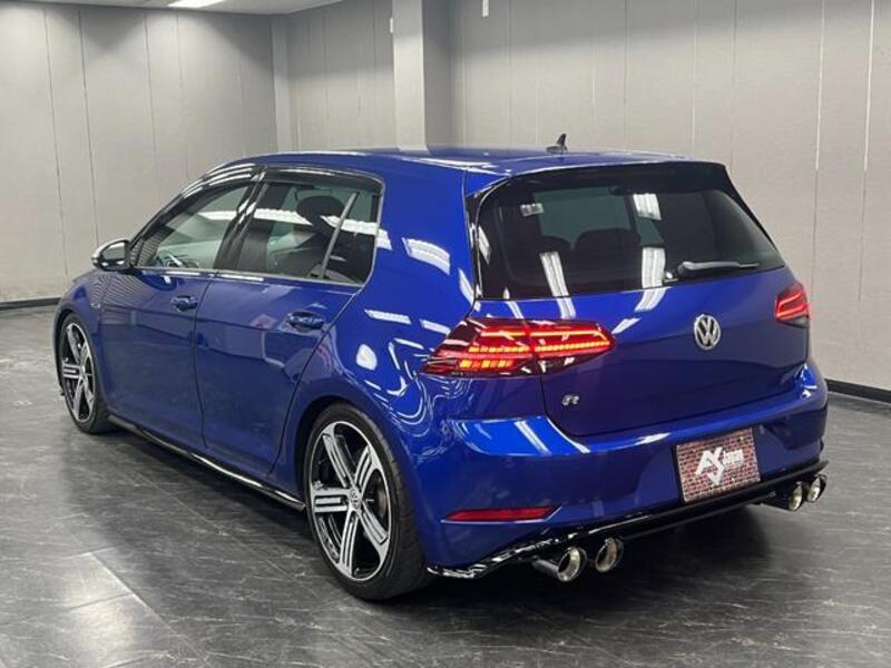 GOLF R