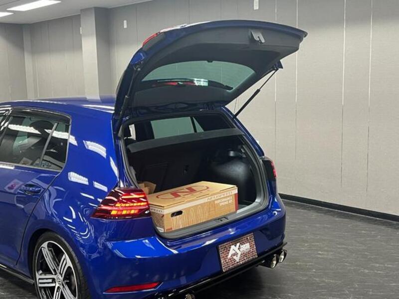 GOLF R