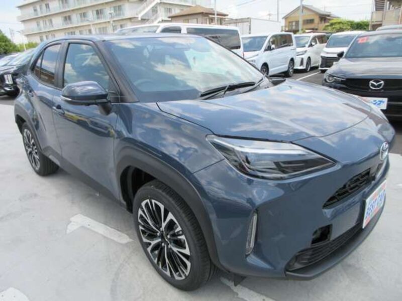 YARIS CROSS