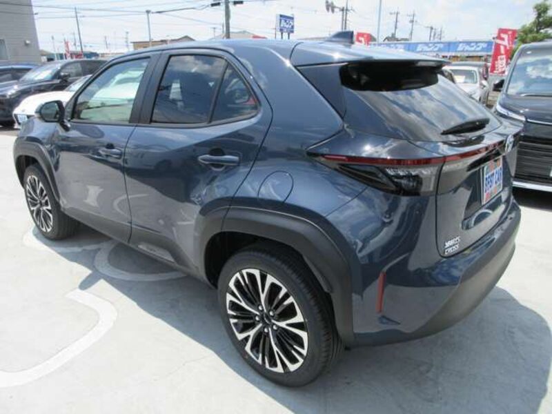 YARIS CROSS