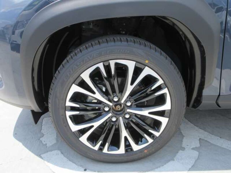 YARIS CROSS