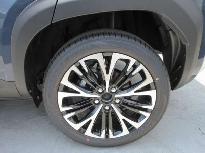 YARIS CROSS