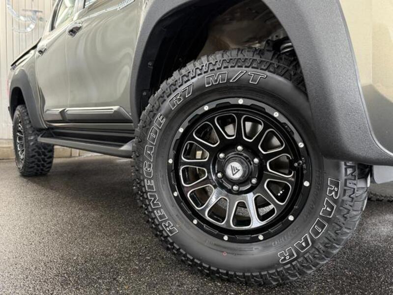 HILUX