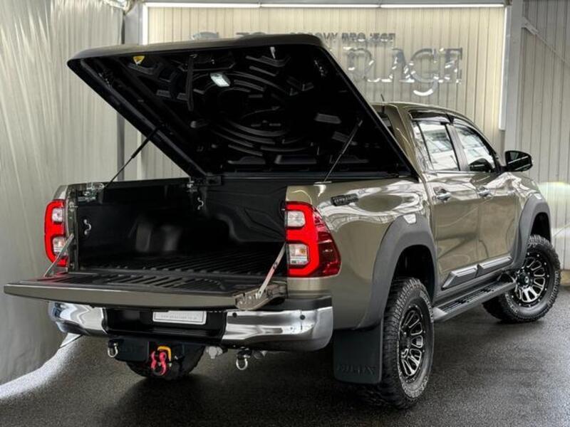 HILUX