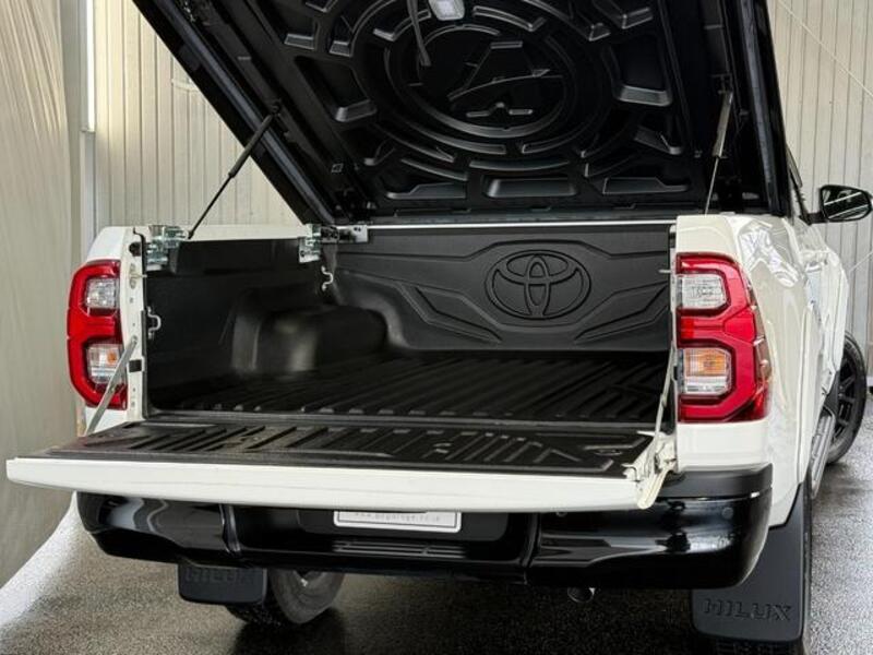 HILUX
