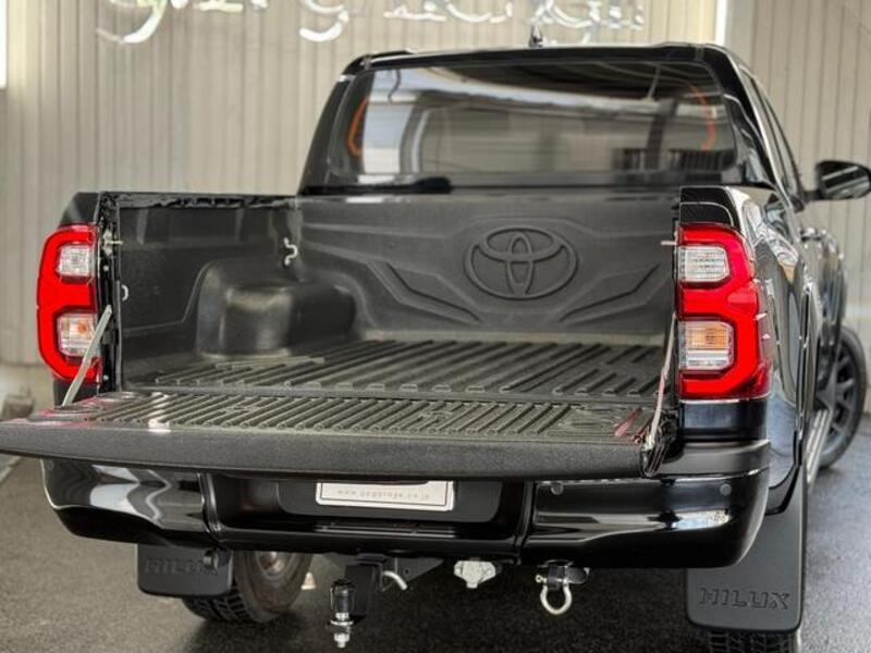 HILUX