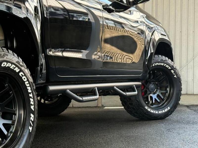 HILUX