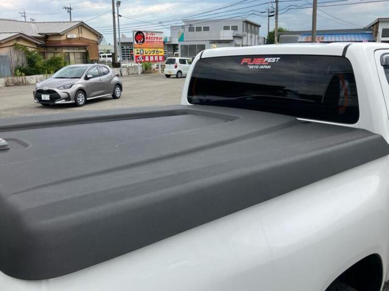 HILUX