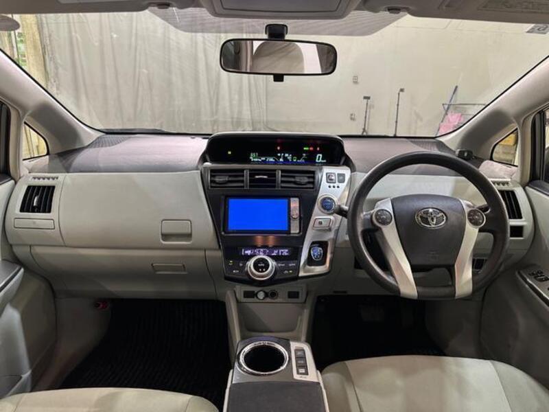 PRIUS ALPHA