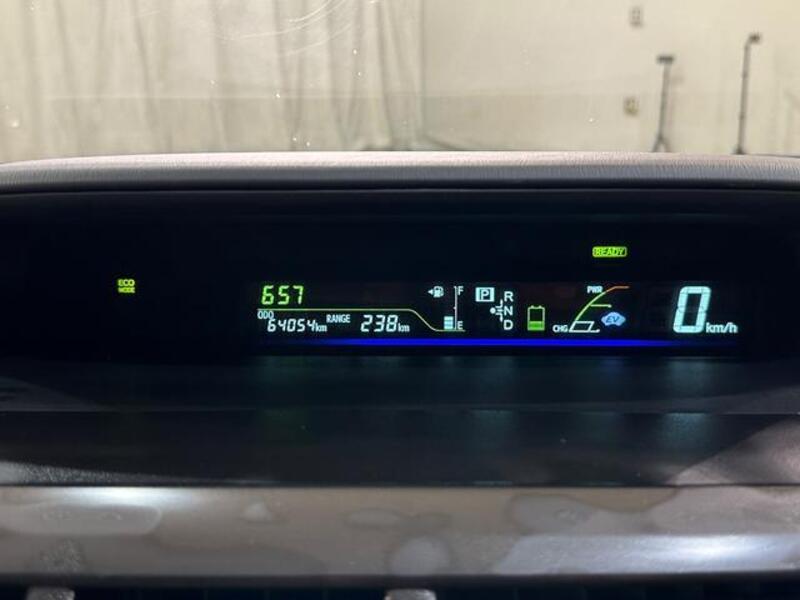 PRIUS ALPHA