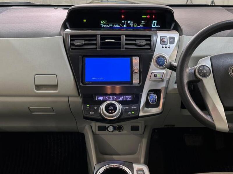 PRIUS ALPHA