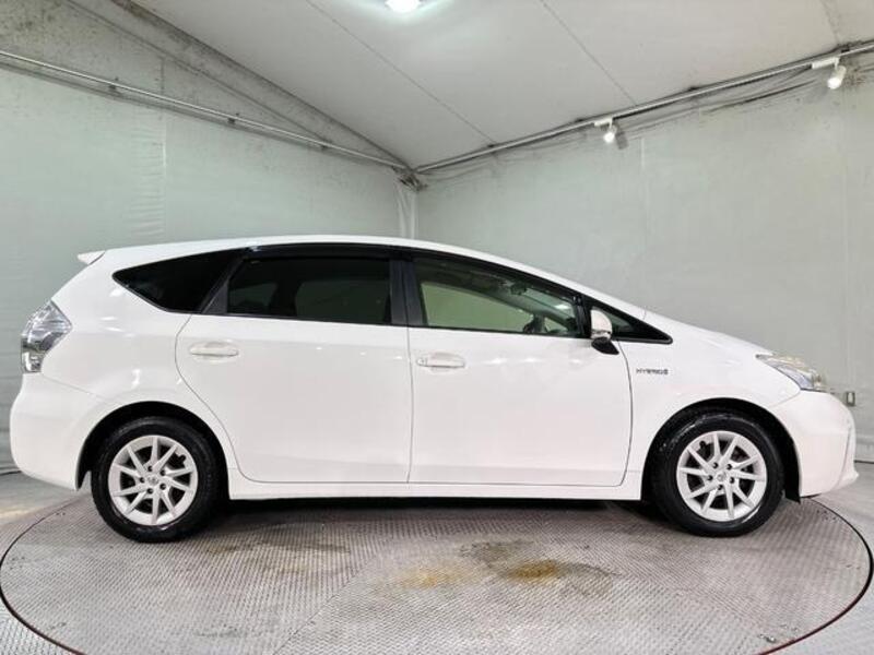 PRIUS ALPHA