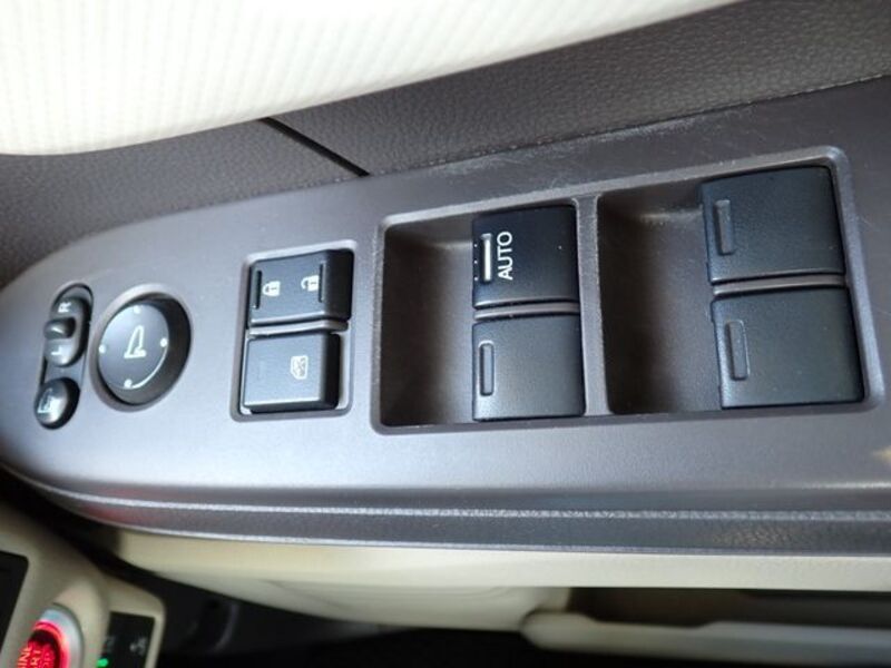 N BOX