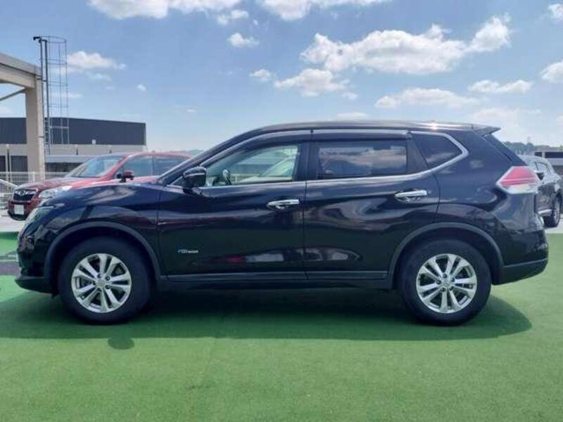 X-TRAIL