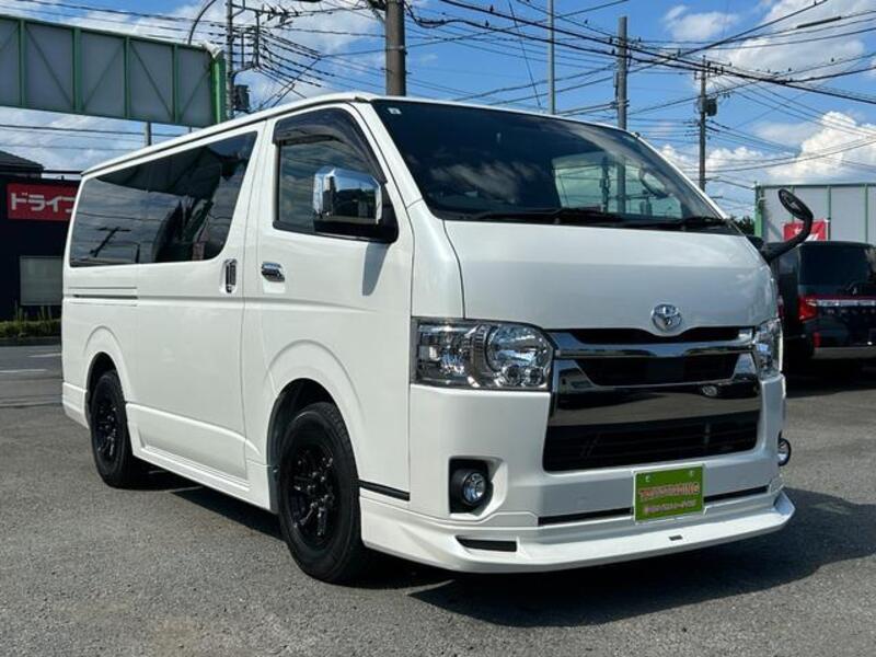TOYOTA HIACE VAN