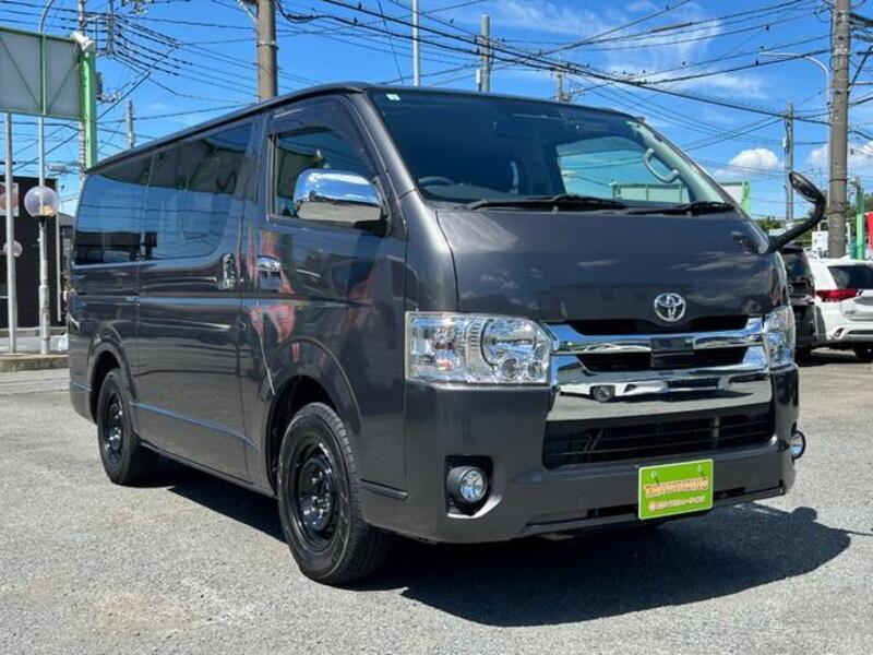 TOYOTA HIACE VAN