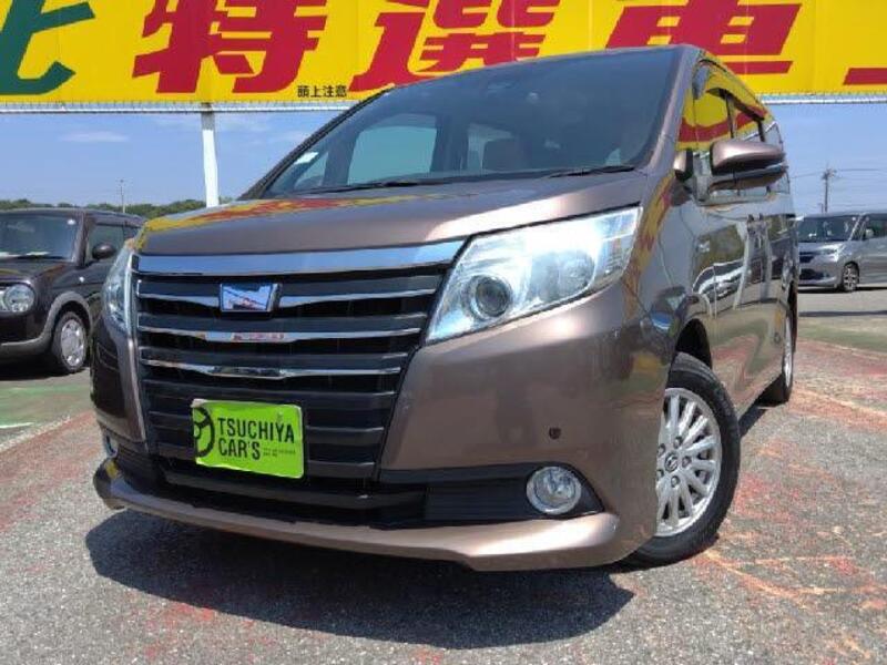 TOYOTA NOAH