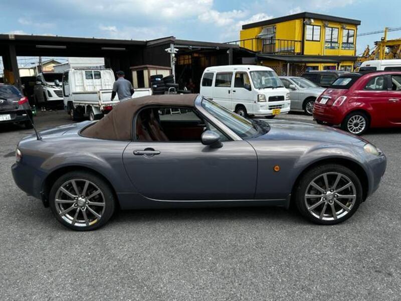 ROADSTER