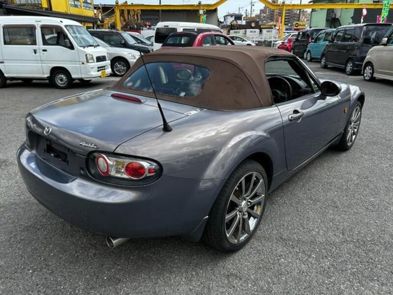 ROADSTER