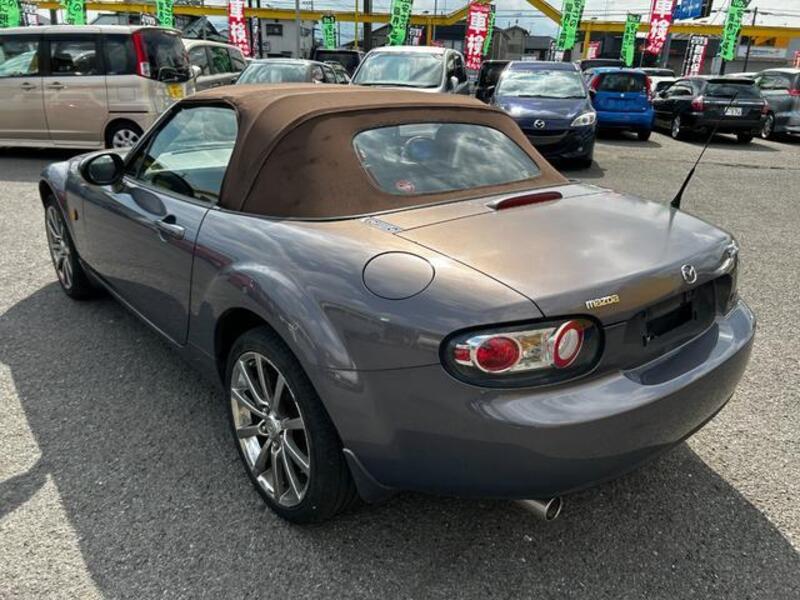 ROADSTER