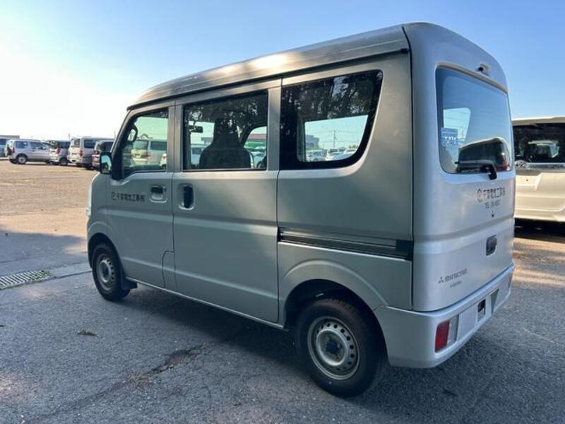 MINICAB VAN