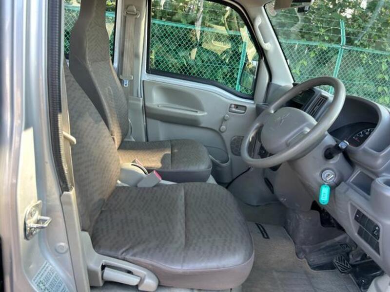 MINICAB VAN
