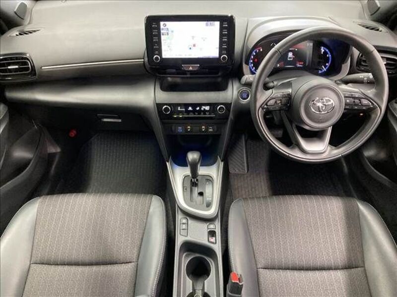 YARIS CROSS