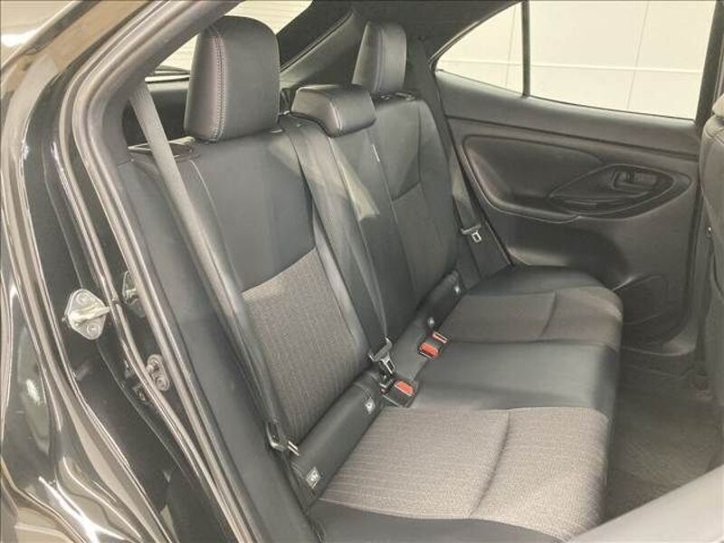 YARIS CROSS