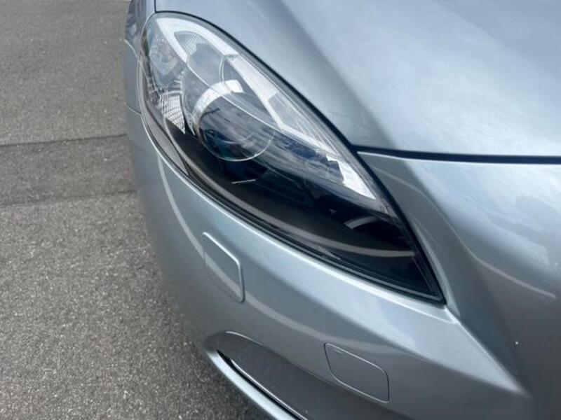 V40