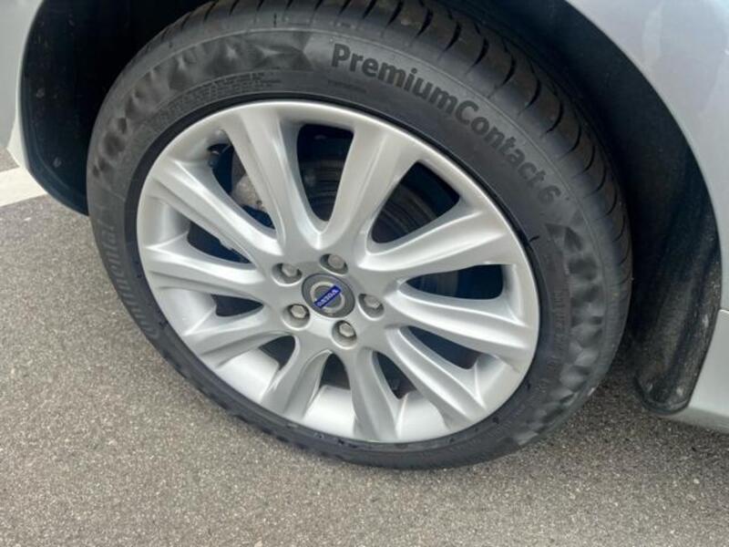 V40