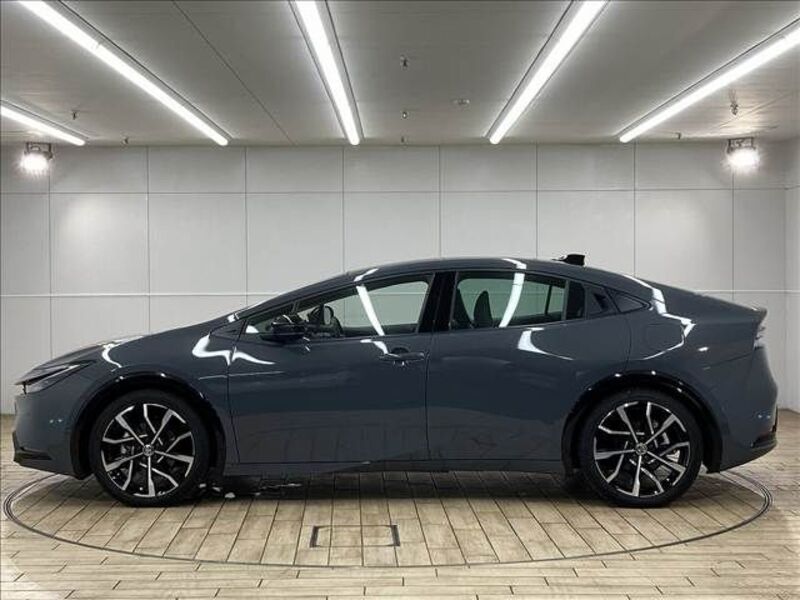 PRIUS PHV