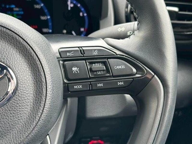 YARIS CROSS