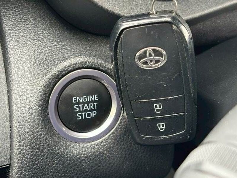 YARIS CROSS