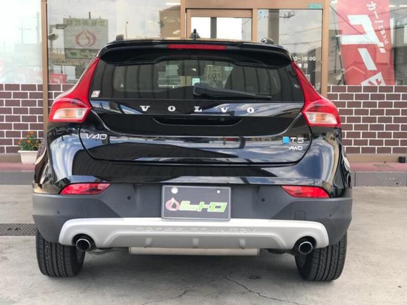 V40