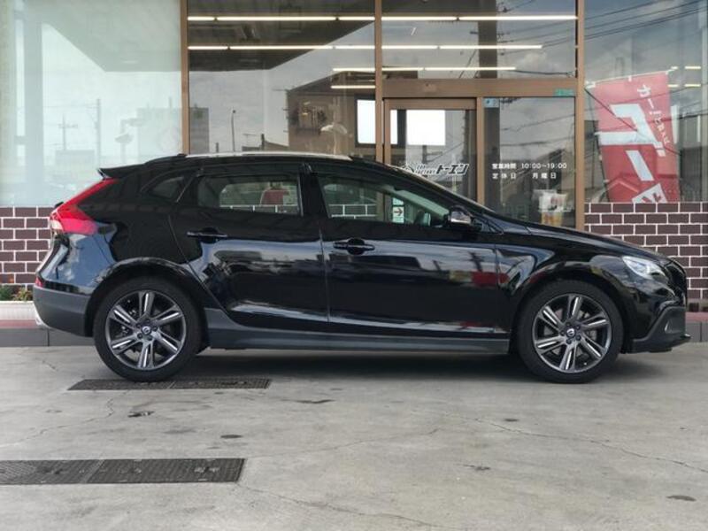 V40