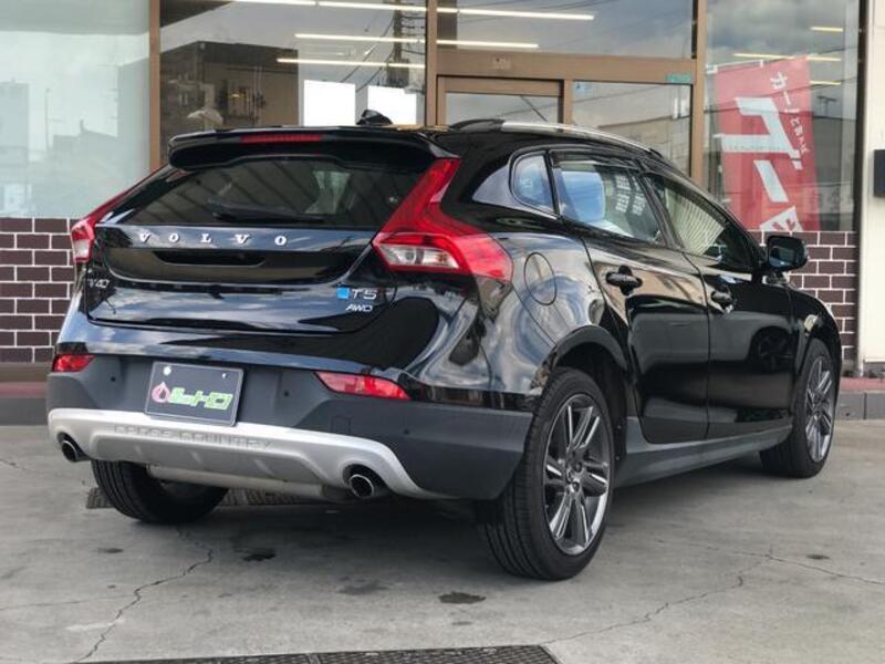 V40