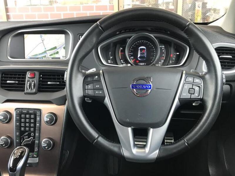 V40