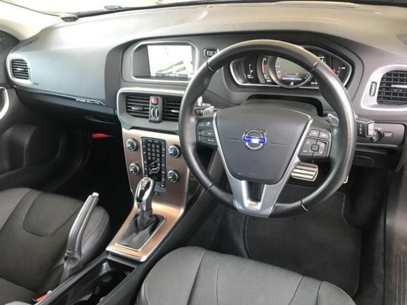 V40
